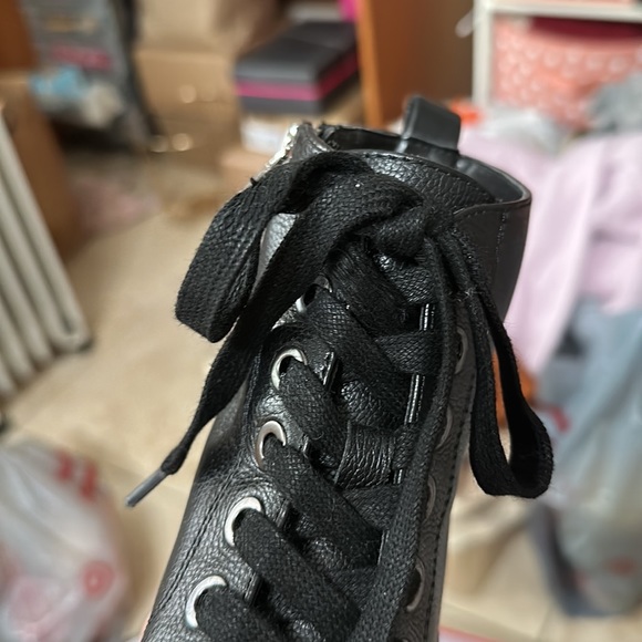 VINCE CAMUTO Mindita Chain Trim Combat Boot - Picture 10 of 13